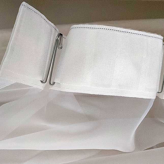 Enkelt og klassisk transparent gardin