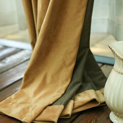 Okkerfarvet Dalsen mørklægningsgardin med glans