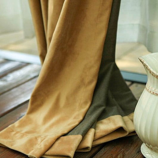 Okkerfarvet Dalsen mørklægningsgardin med glans