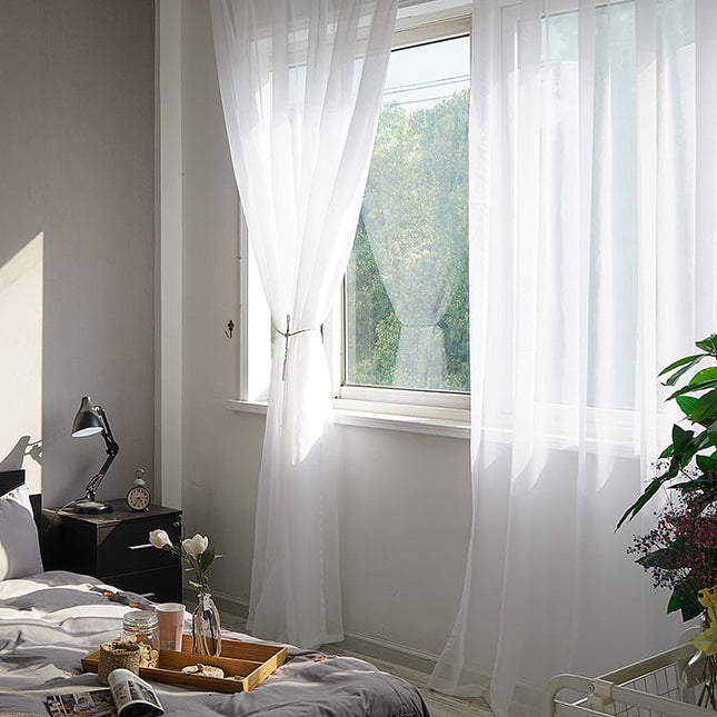 Enkelt og klassisk transparent gardin