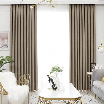 Mørk beige mørklægningsgardin til stuen