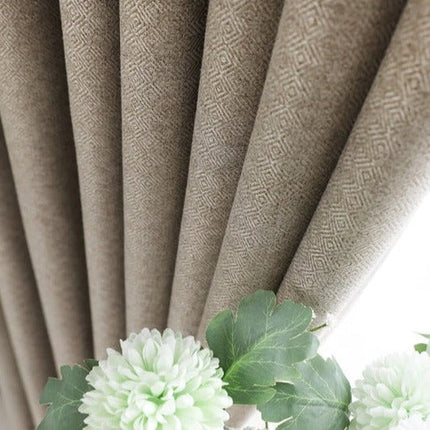 Mørk beige mørklægningsgardin til stuen