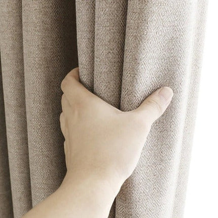 Mørk beige mørklægningsgardin til stuen