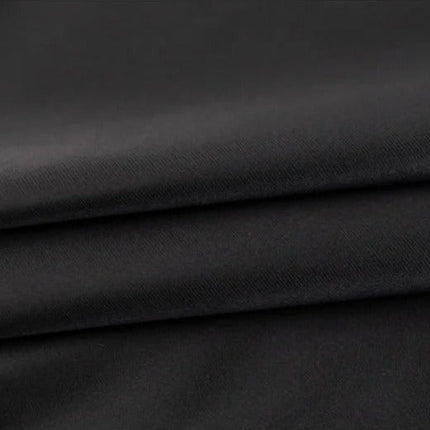 Elegant sort mørklægningsgardin til stuen