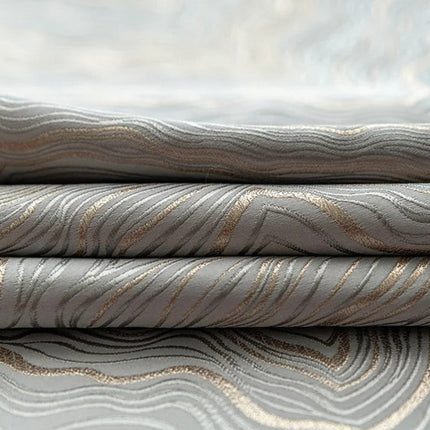 Sølv mørklægningsgardin med elegant mønster