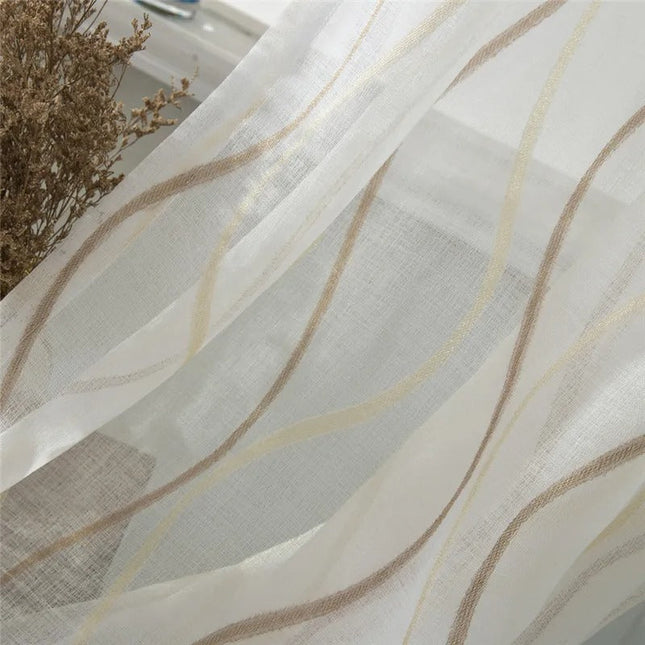 Let gardin med bølget mønster