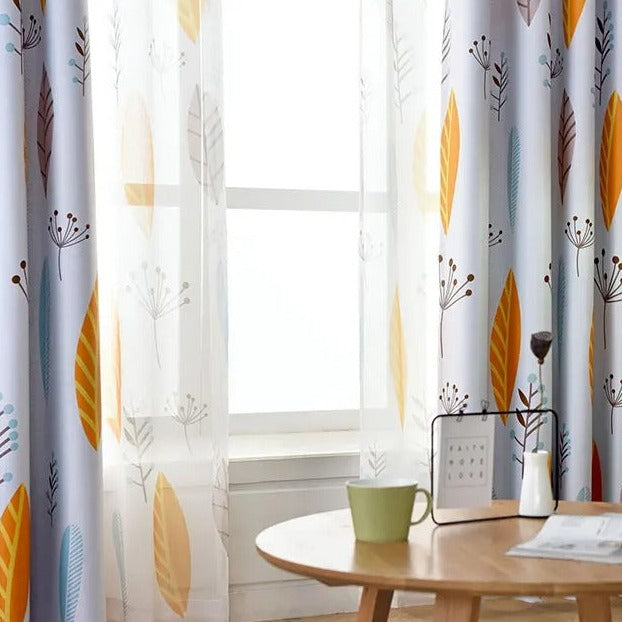 Let gardin med gult bladmotiv