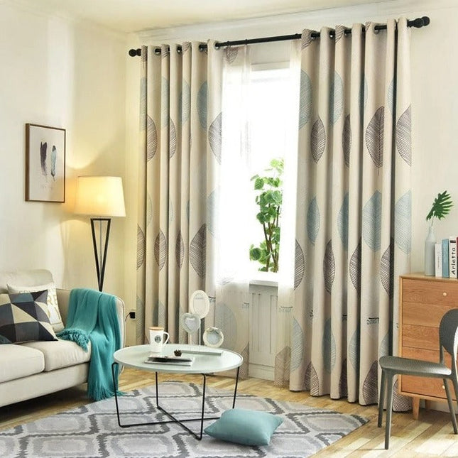 Mørklægningsgardin med moderne print af blade