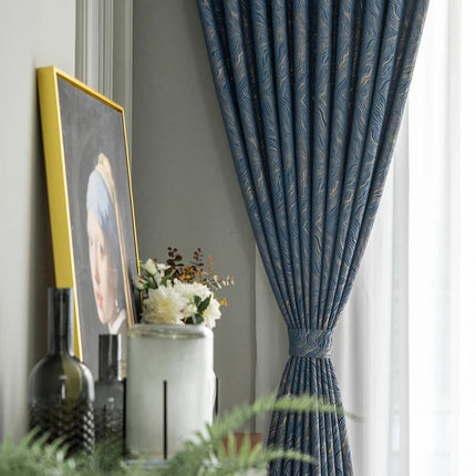 Midnatsblåt mørklægningsgardin med struktur
