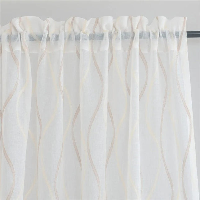 Let gardin med bølget mønster