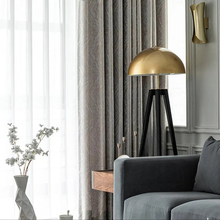 Sølv mørklægningsgardin med elegant mønster