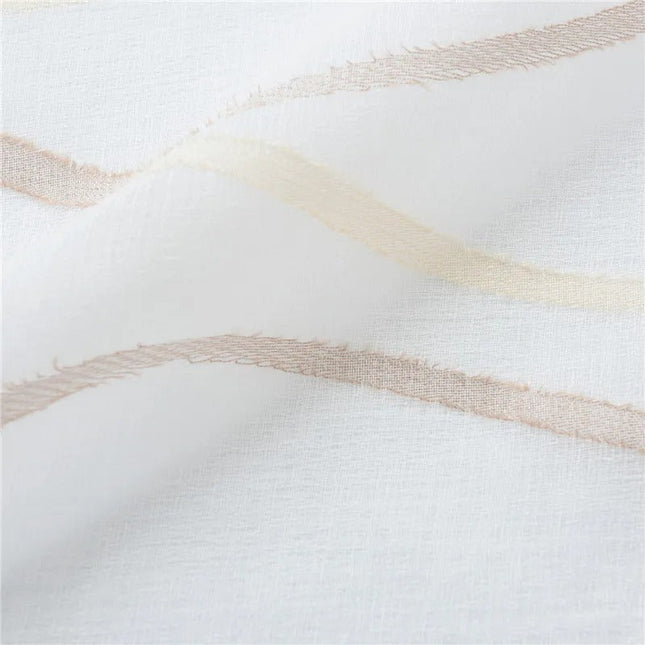 Let gardin med bølget mønster