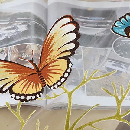 Let gardin med broderede sommerfugle