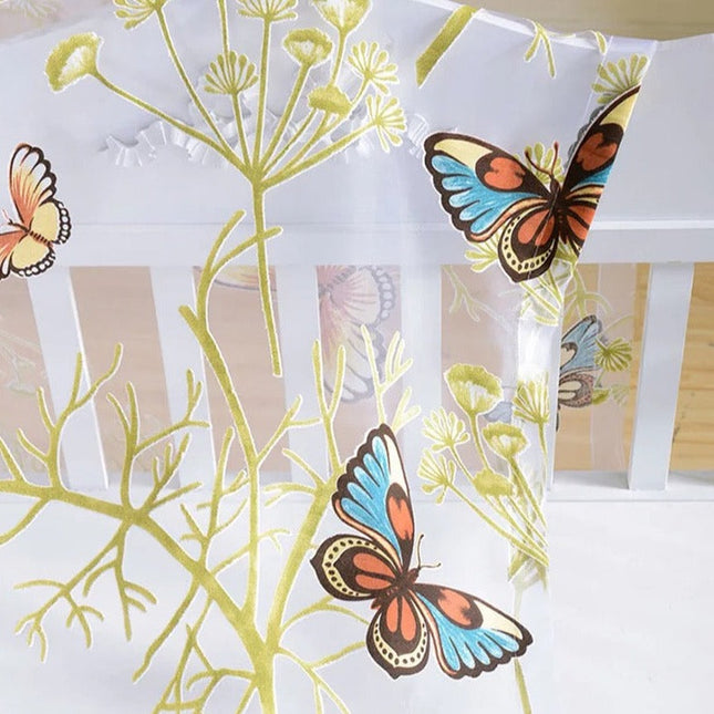 Let gardin med broderede sommerfugle