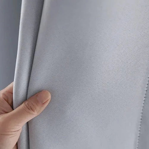 Klassisk hvidt gardin med øjer