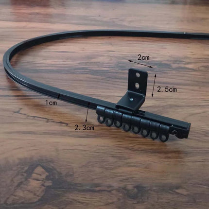 Bøjelig gardinskinne til skæve vinkler