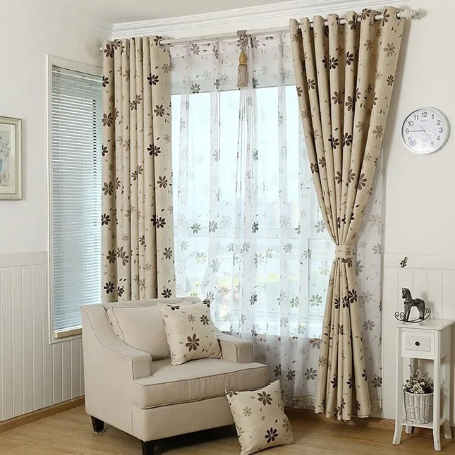 Mørklægningsgardin med simpelt blomstermønster