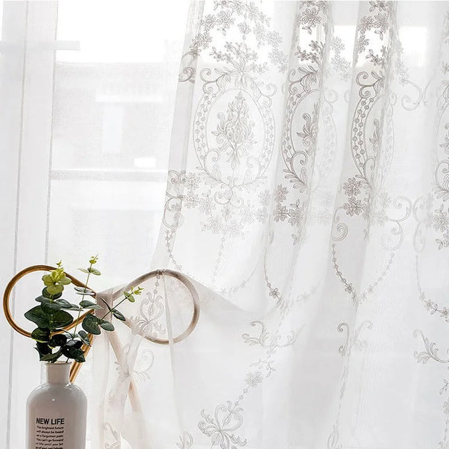 Klassisk let gardin med vævet mønster