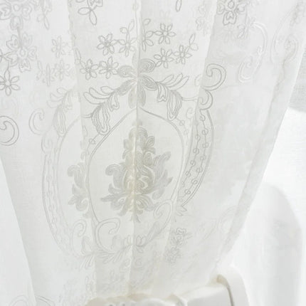 Klassisk let gardin med vævet mønster