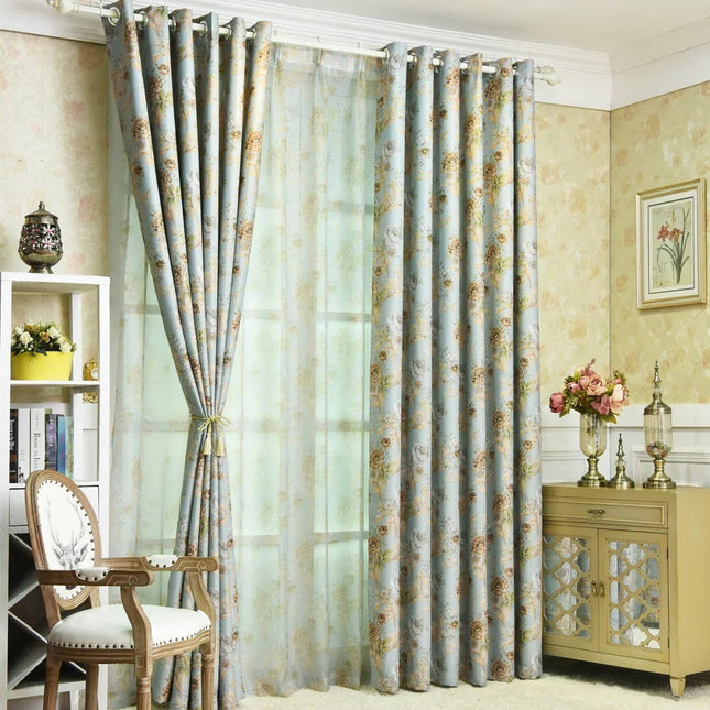 Mørklægningsgardin med romantisk blomstermotiv