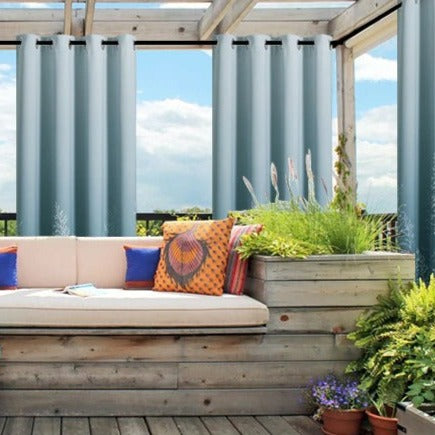 Grønt udendørs gardin med naturmønster