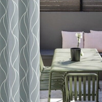 Lyst udendørs gardin med bølgemønster