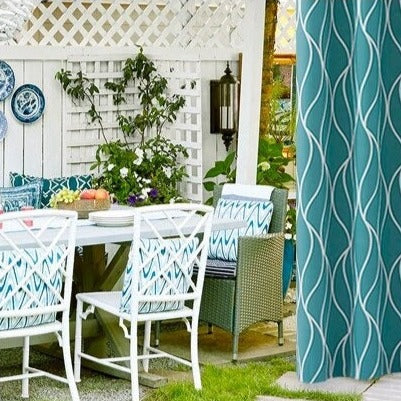 Lyst udendørs gardin med bølgemønster