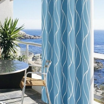 Lyst udendørs gardin med bølgemønster
