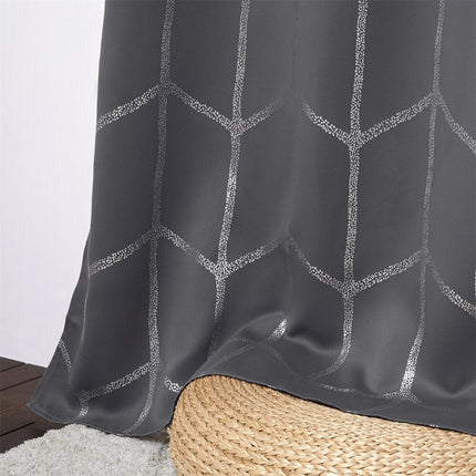 Mørklægningsgardin med geometrisk sølvtryk