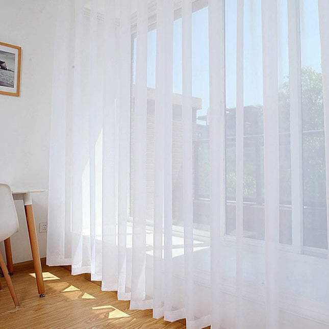 Enkelt og klassisk transparent gardin