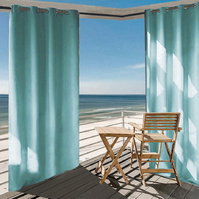 Lyseblåt gardin til overdækket terrasse