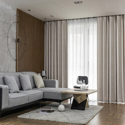 Lysegråt mørklægningsgardin med bølgemønster