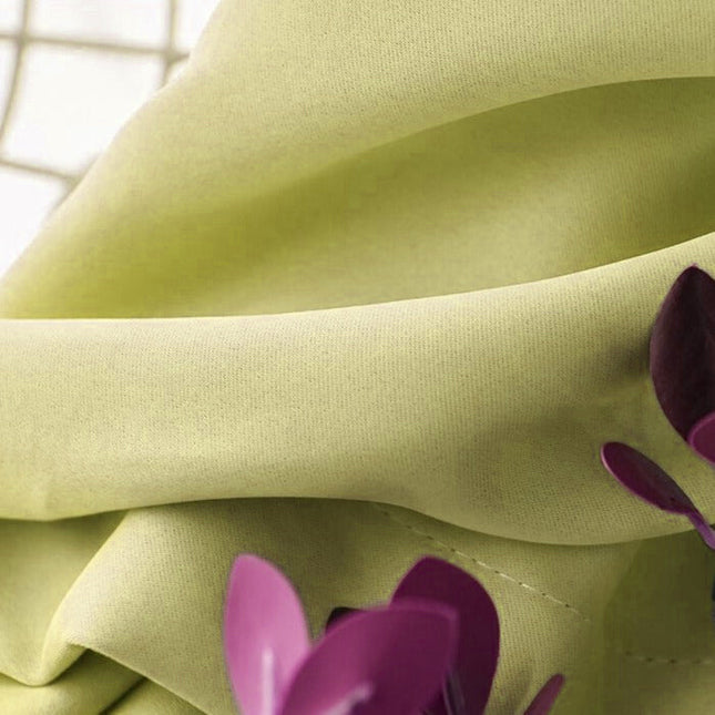 Gult gardin i skandinavisk stil