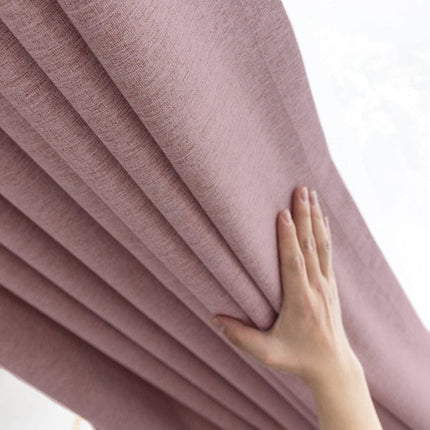 Lyserødt mørklægningsgardin til pigeværelset