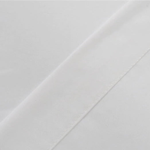 Enkelt hvidt og let voile gardin