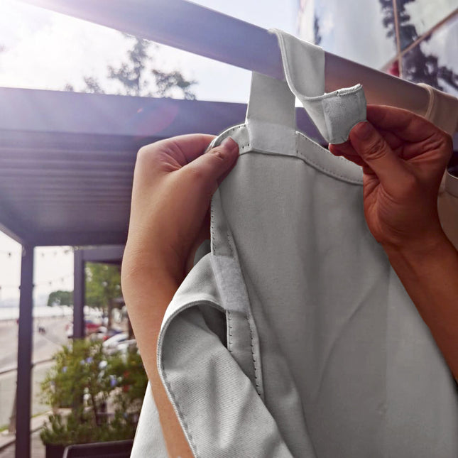 Havegardin med stropper til pergola