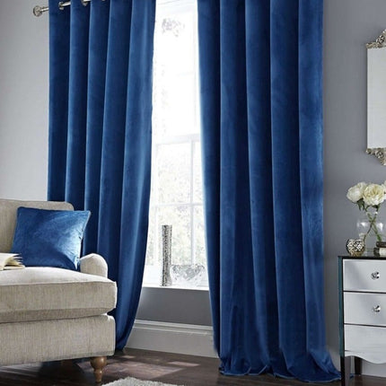 Blåt mørklægningsgardin i velour med ringe